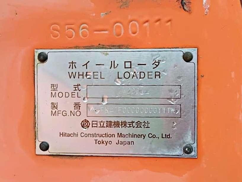 Hitachi ZW220 Photo 8