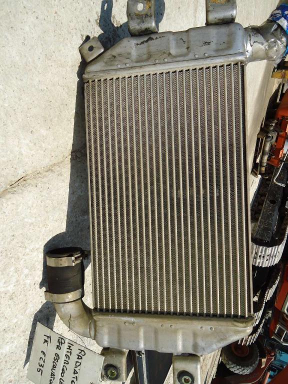 Radiateur intercooler pour Fiat Kobelco E235 Photo 1
