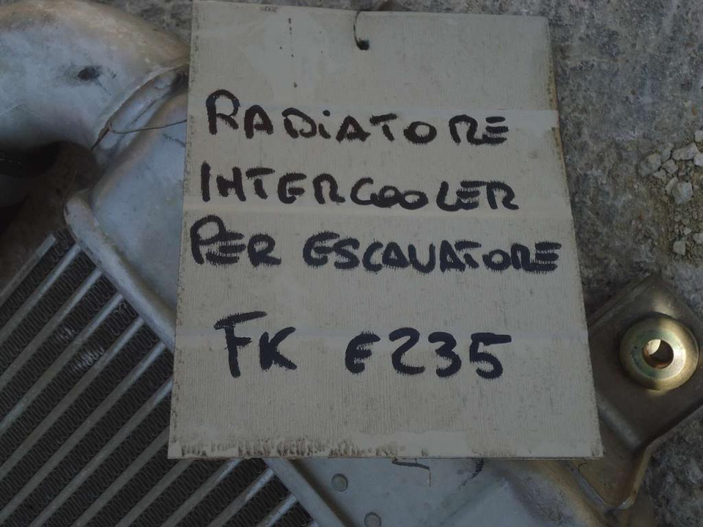 Radiateur intercooler pour Fiat Kobelco E235 Photo 3