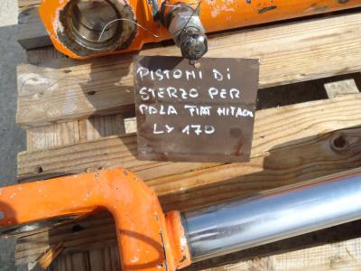 Piston de direction pour Hitachi LX170 en vente par OLM 90 Srl