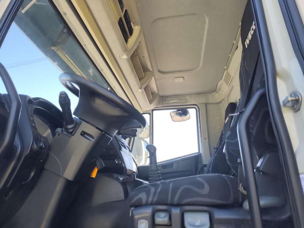 Iveco TRAKKER 260T45/P Photo 9