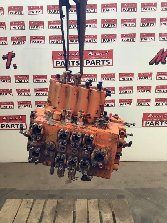 Distributeur hydraulique pour Fiat Hitachi FH200E Photo 1