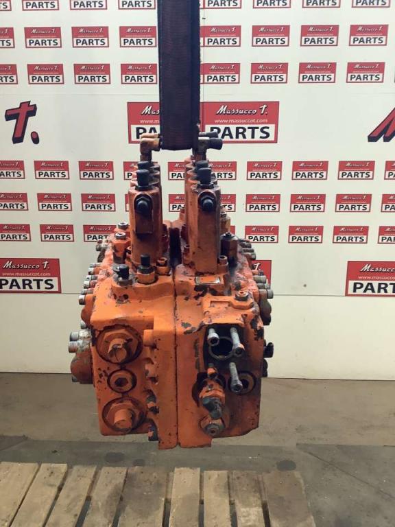 Distributeur hydraulique pour Fiat Hitachi FH200E Photo 2