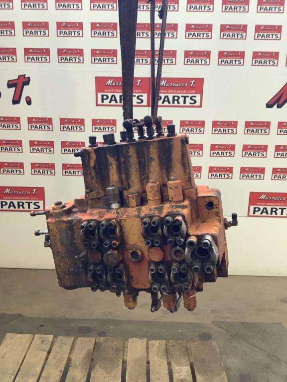 Distributeur hydraulique pour Fiat Hitachi FH200E Photo 3