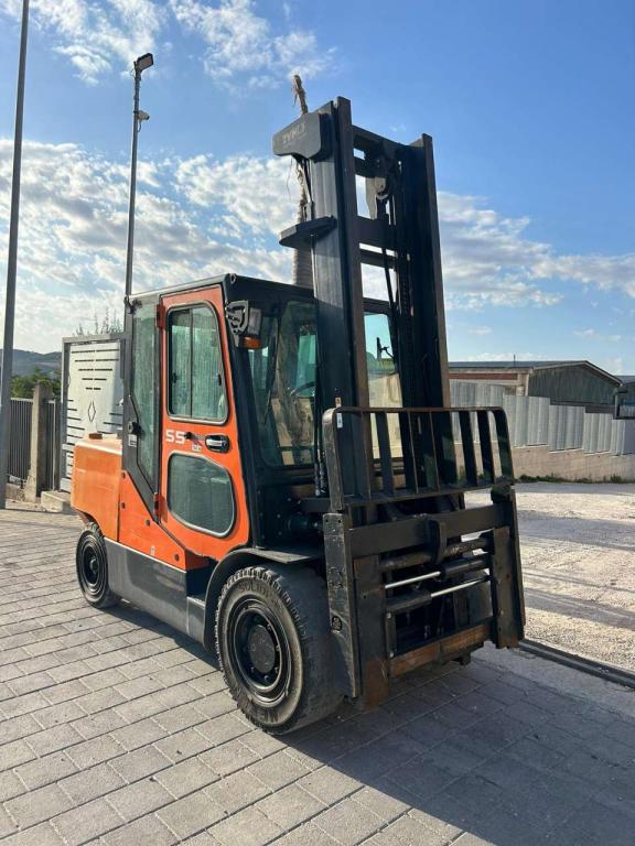 Doosan D 55C-7 Photo 7
