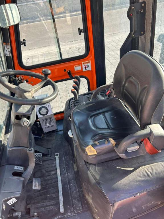 Doosan D 55C-7 Photo 8