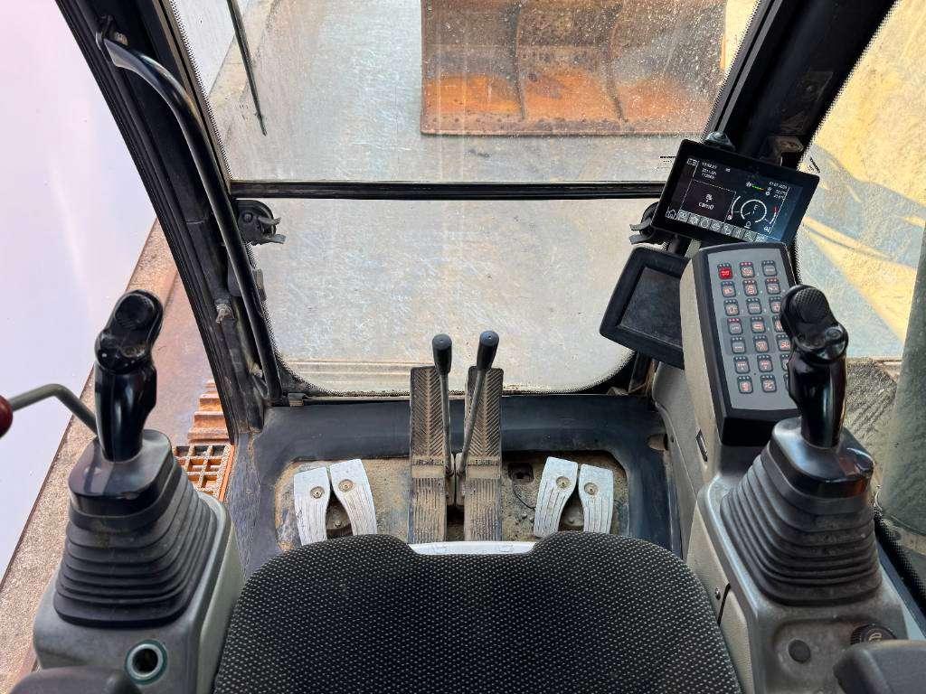 Liebherr R924LC - Triple Boom / Tilting Bucket Photo 9