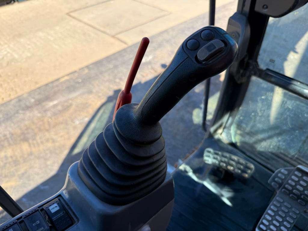 Hitachi ZX210-5B - Hammer Lines / Automatic Greasing Photo 10
