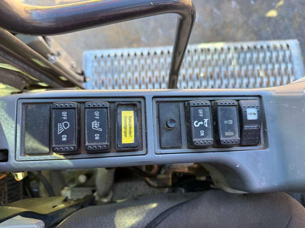 Hitachi ZX210-5B - Hammer Lines / Automatic Greasing Photo 14