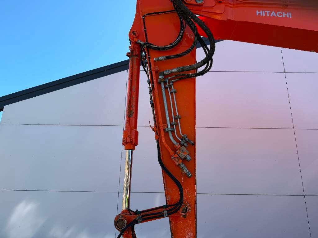 Hitachi ZX210-5B - Hammer Lines / Automatic Greasing Photo 19