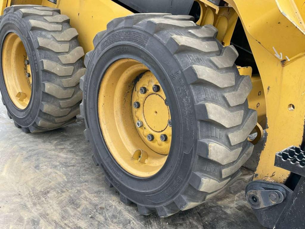 Caterpillar 226D3 Photo 15
