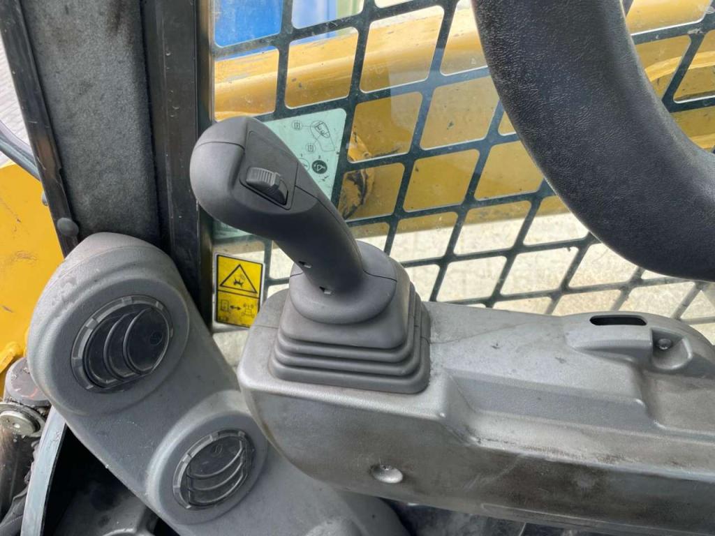 Caterpillar 226D3 Photo 21