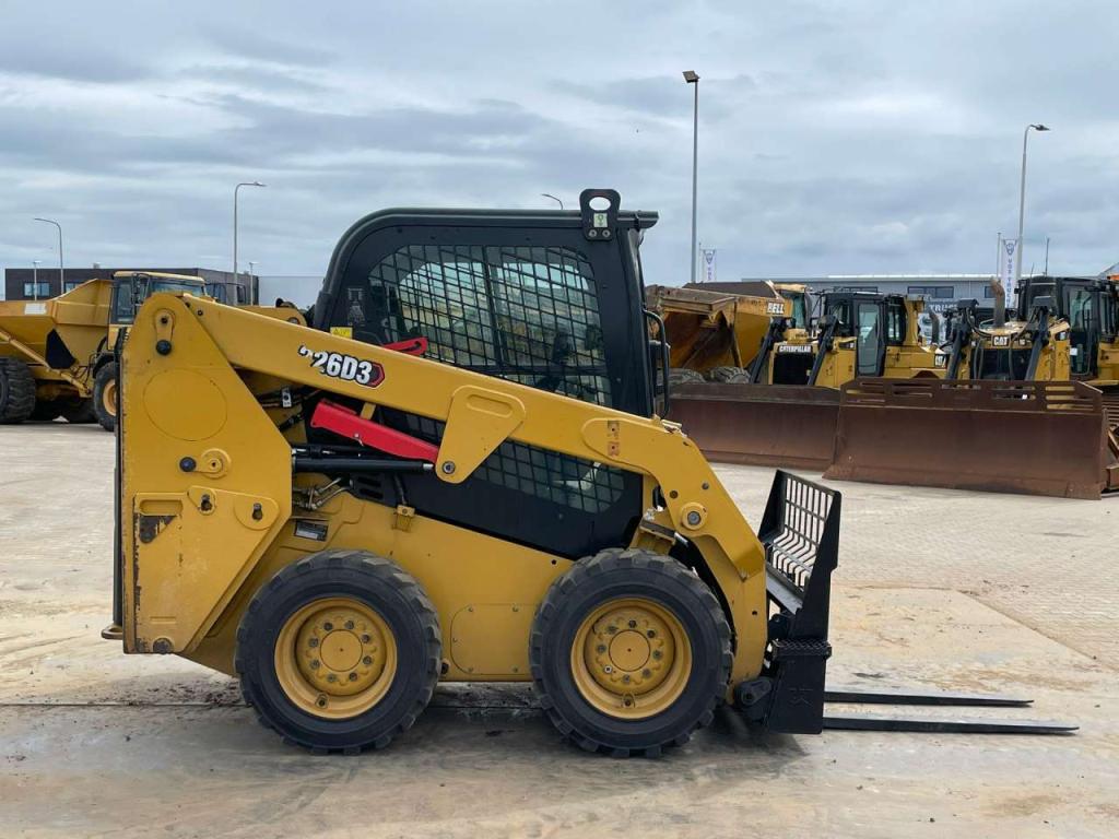 Caterpillar 226D3 Photo 8