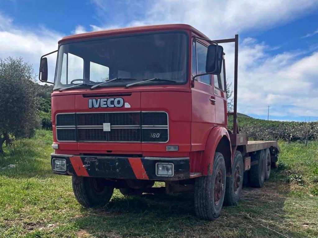 Iveco 180 Photo 1