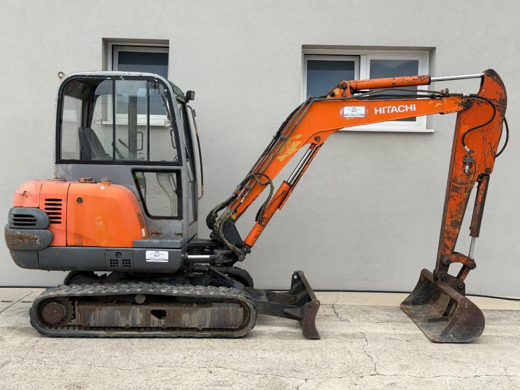 Hitachi ZAXIS 35 Photo 1