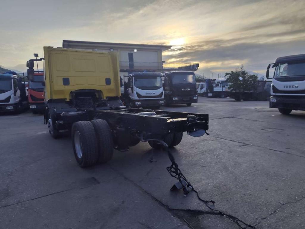 Iveco EUROCARGO 120E28P Photo 15