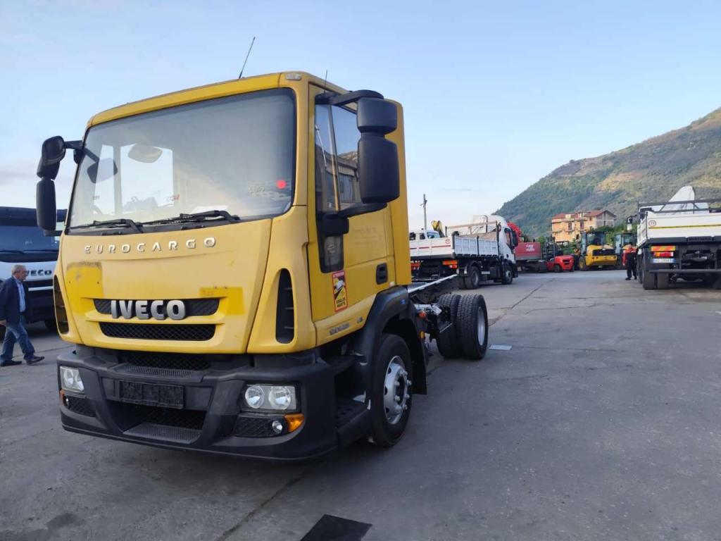 Iveco EUROCARGO 120E28P Photo 26