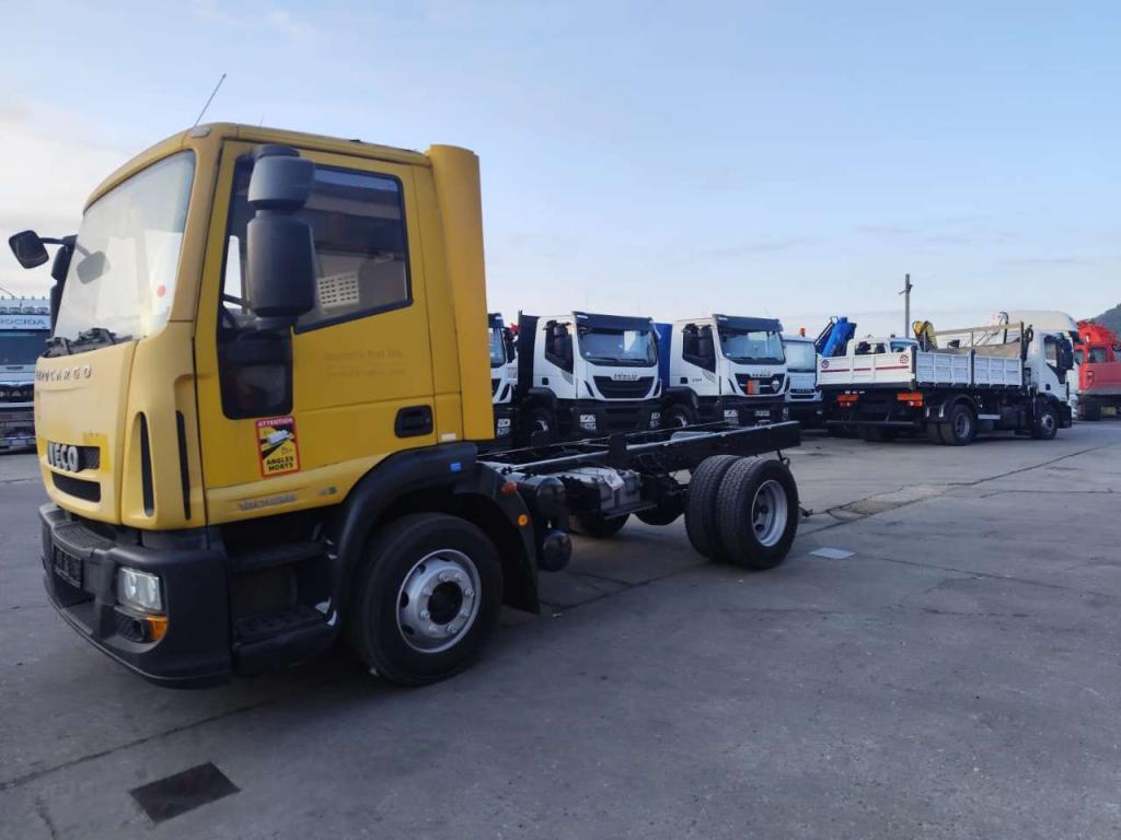 Iveco EUROCARGO 120E28P Photo 28