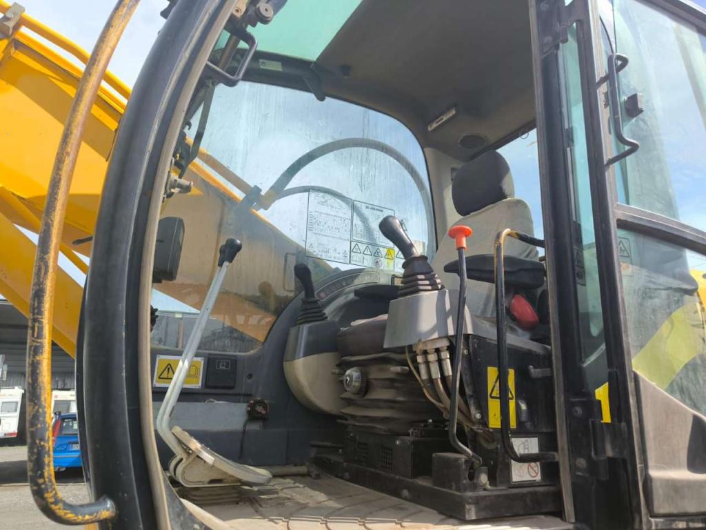 JCB JS235HD Photo 8