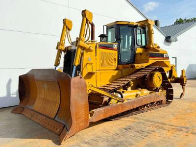 Caterpillar D7R - 3 Tine Ripper / Airco Photo 1