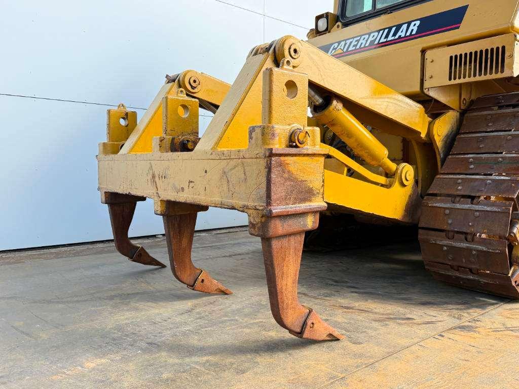 Caterpillar D7R - 3 Tine Ripper / Airco Photo 17