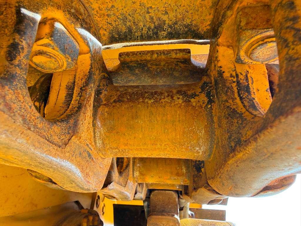 Caterpillar D7R - 3 Tine Ripper / Airco Photo 24