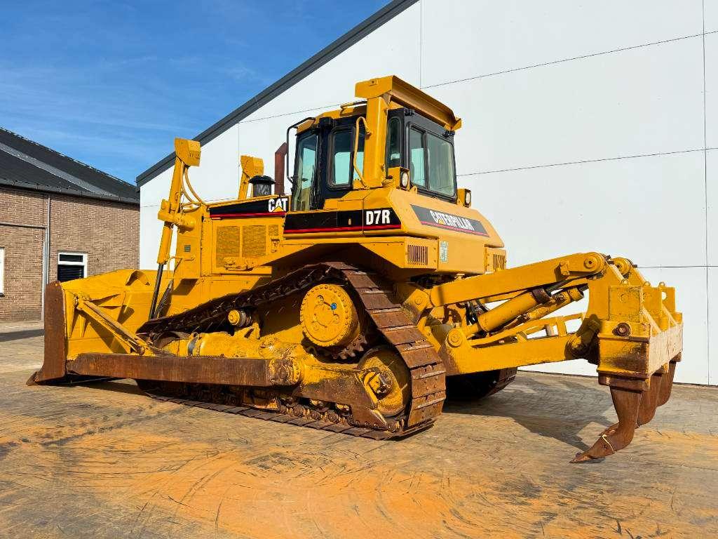 Caterpillar D7R - 3 Tine Ripper / Airco Photo 3