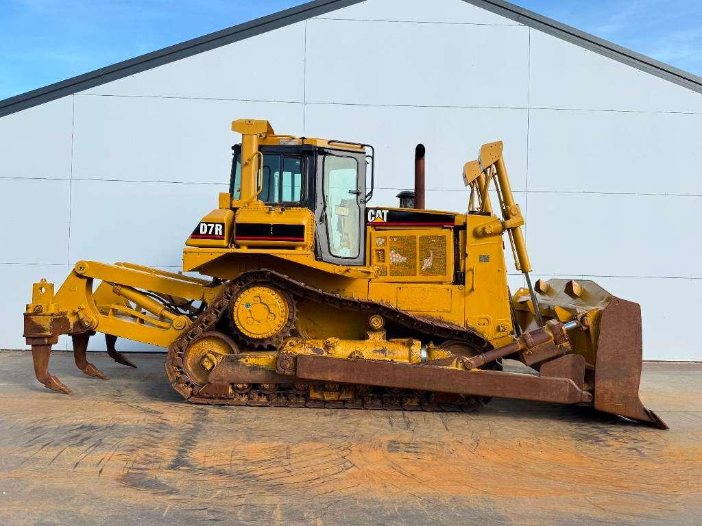Caterpillar D7R - 3 Tine Ripper / Airco Photo 6