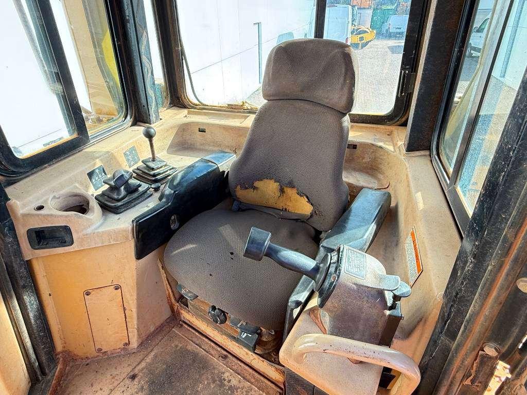 Caterpillar D7R - 3 Tine Ripper / Airco Photo 8