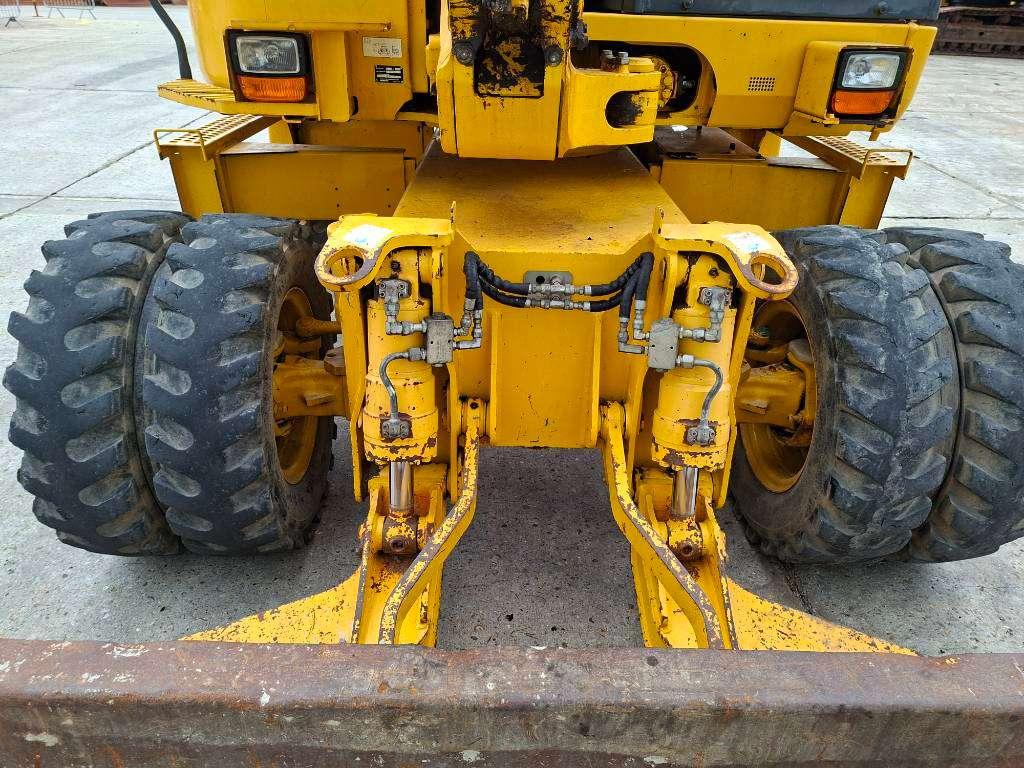 Komatsu PW 118 MR-8 (+ 3 buckets) Photo 13