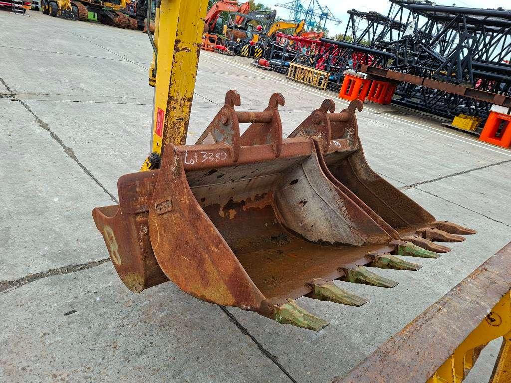 Komatsu PW 118 MR-8 (+ 3 buckets) Photo 20