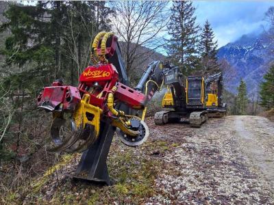 Volvo EC210B NLC Photo 1
