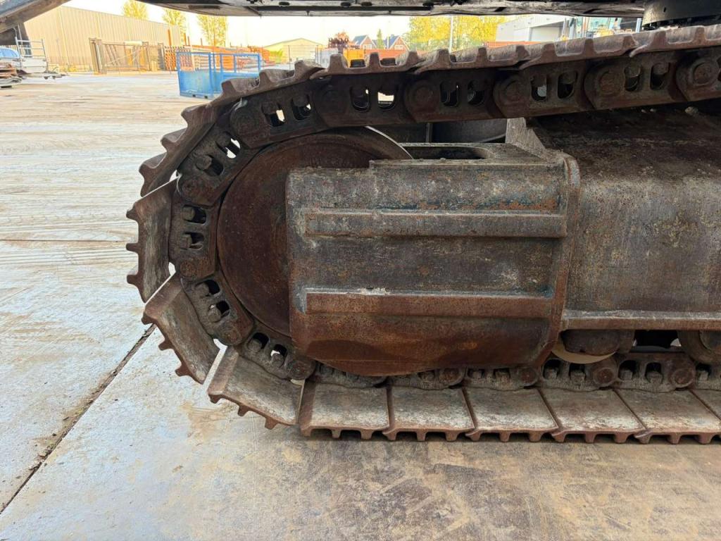 Hyundai HX380L Photo 15
