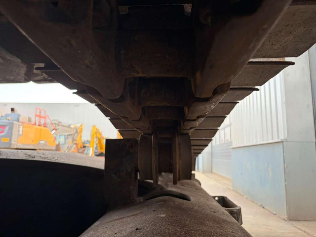 Hyundai HX380L Photo 18