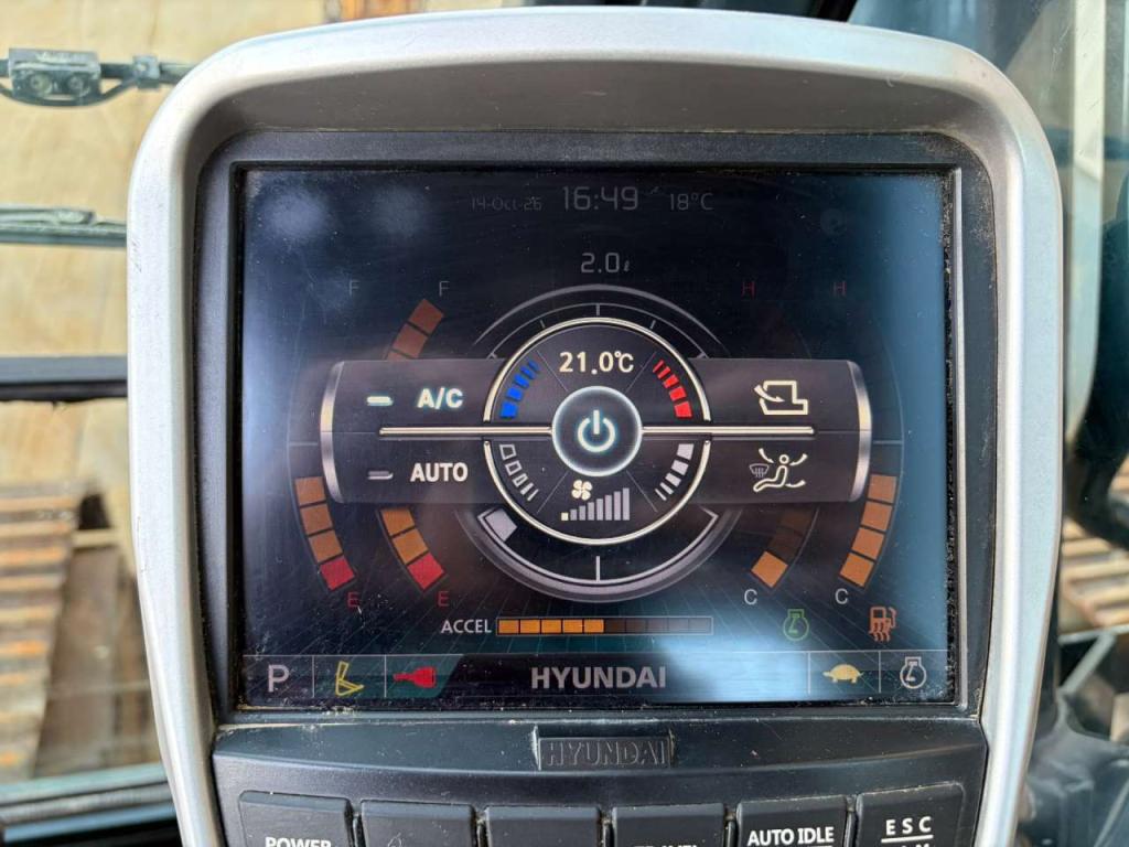 Hyundai HX380L Photo 24