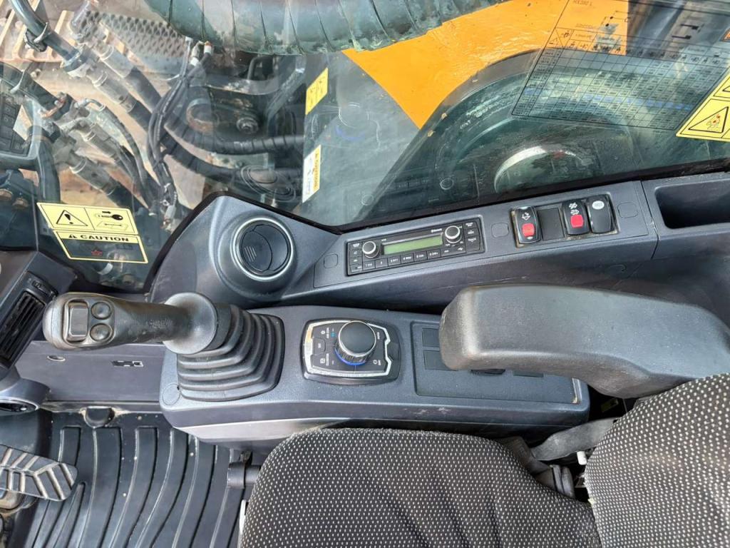 Hyundai HX380L Photo 26