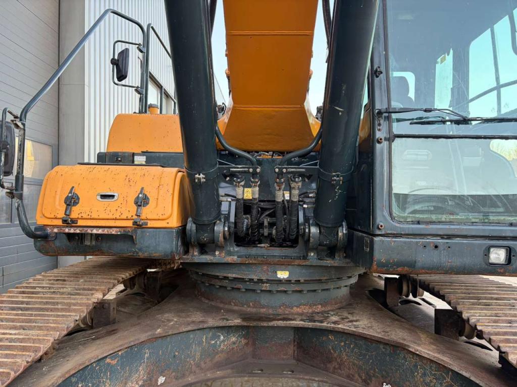 Hyundai HX380L Photo 9