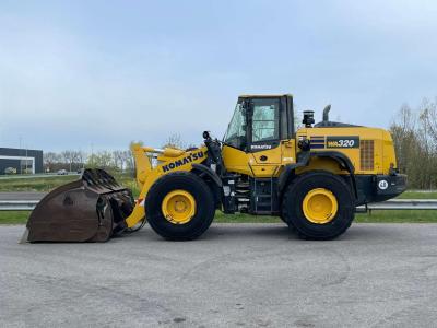 Komatsu WA320-8EO en vente par Big Machinery