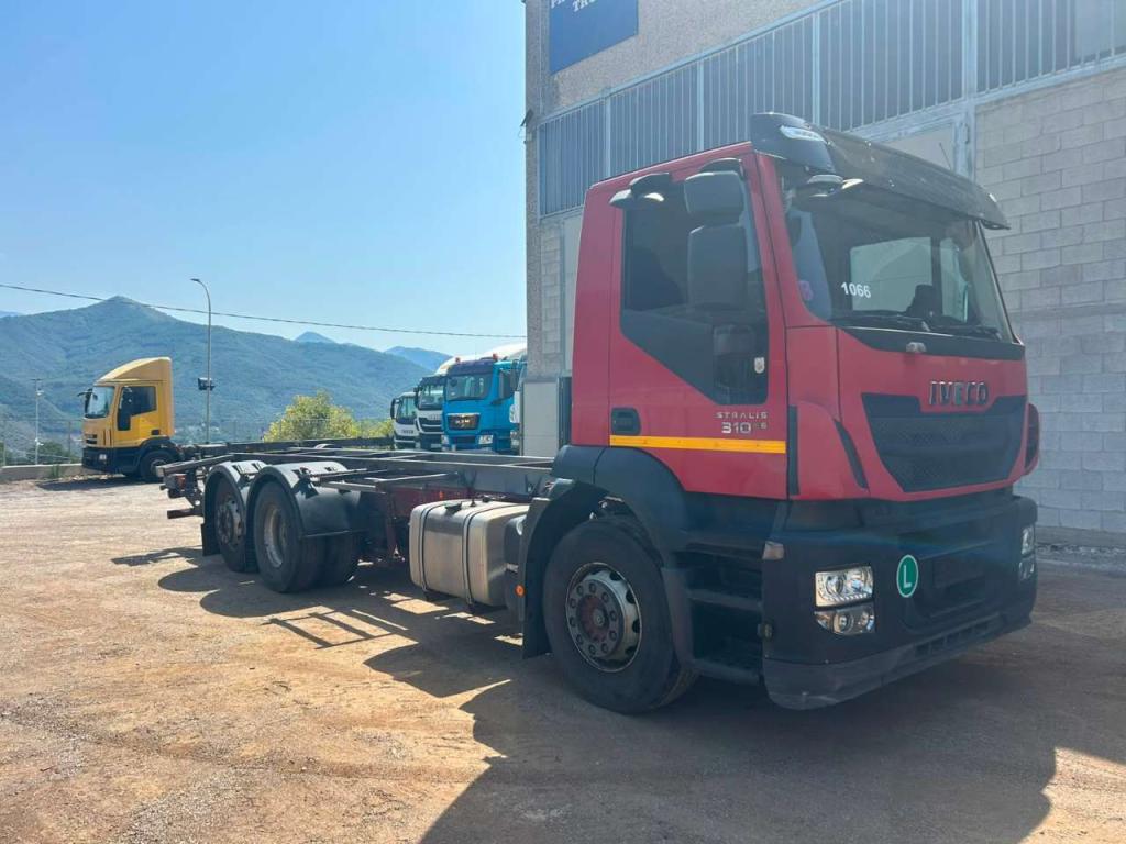 Iveco STRALIS HI-STREET 260S31 Photo 8