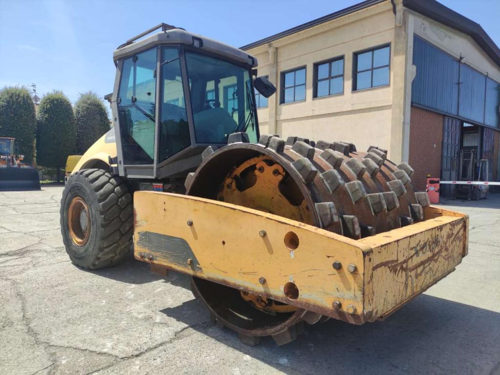Volvo SD190DX Photo 3
