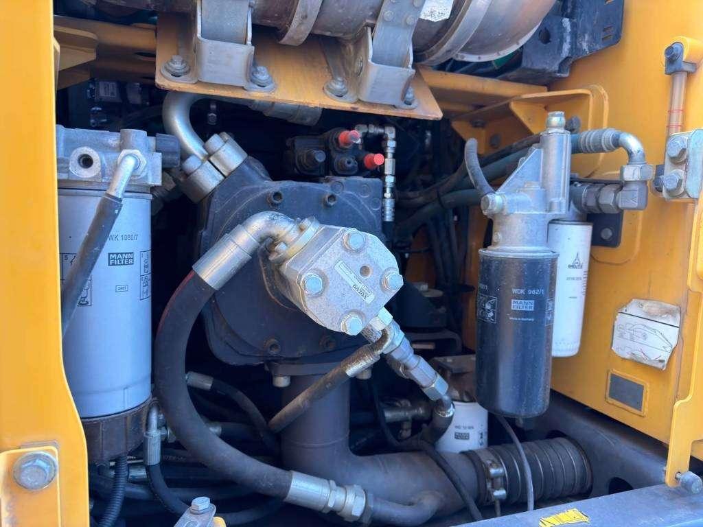 Volvo EW180E Photo 22