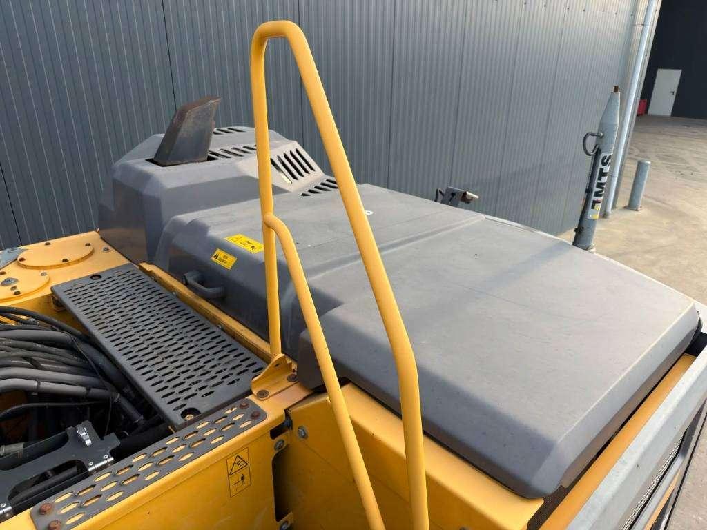 Volvo EW180E Photo 25