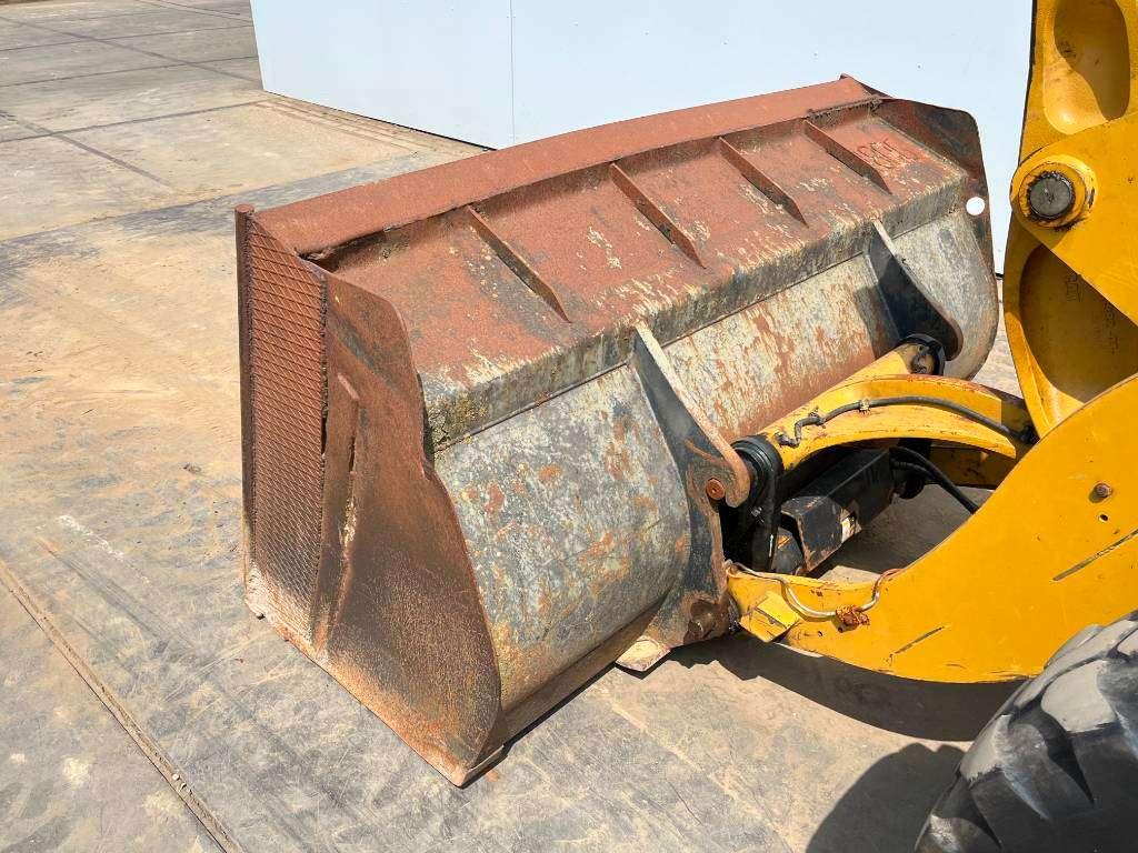 Caterpillar 908M - Quick Coupler / Automatic Greasing Photo 14