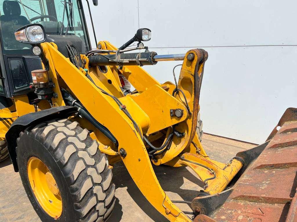 Caterpillar 908M - Quick Coupler / Automatic Greasing Photo 18