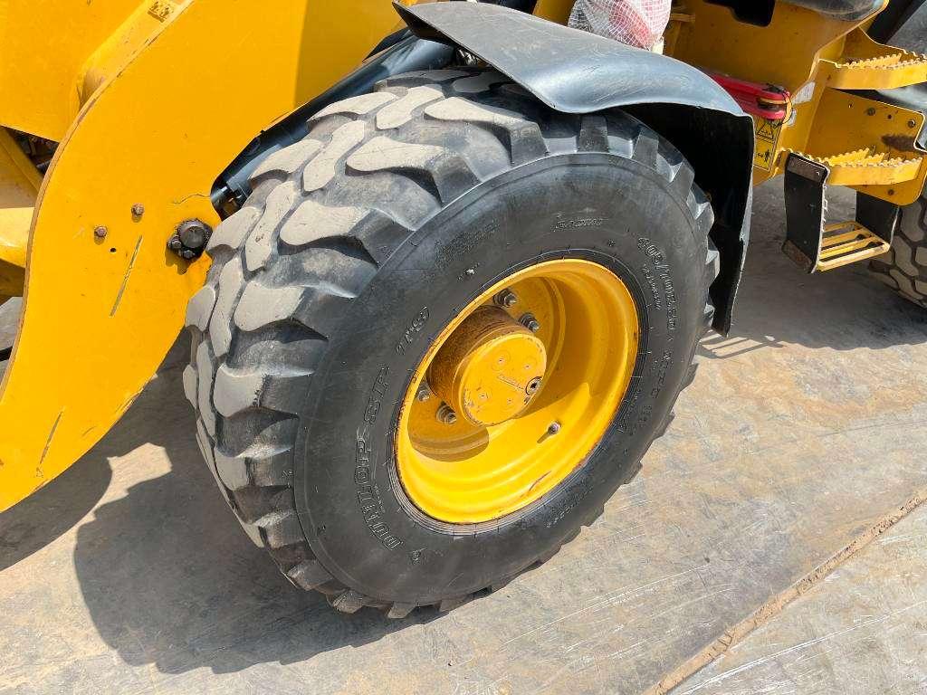Caterpillar 908M - Quick Coupler / Automatic Greasing Photo 19