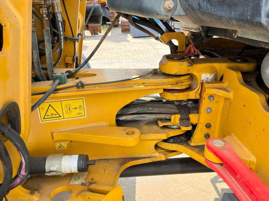 Caterpillar 908M - Quick Coupler / Automatic Greasing Photo 24