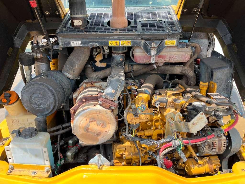 Caterpillar 908M - Quick Coupler / Automatic Greasing Photo 25