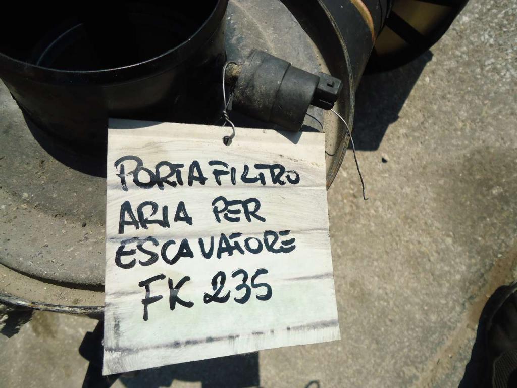 Boîtier de filtre à air pour Fiat Kobelco 235 Photo 6