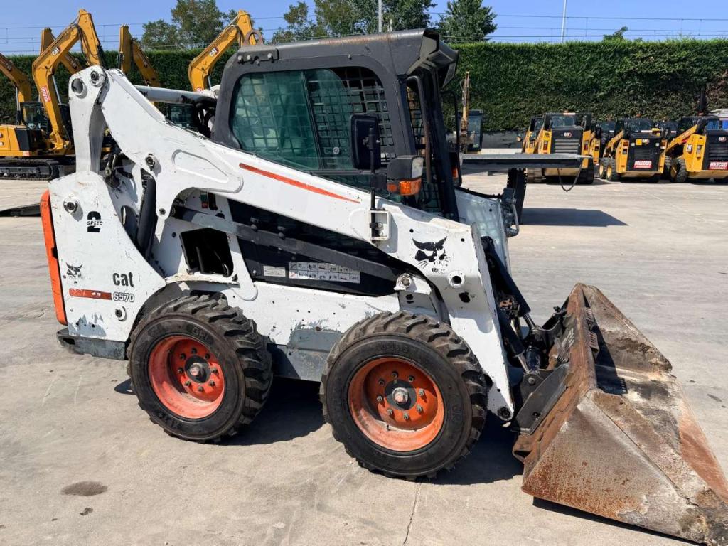 Bobcat S 570 2 speed Photo 4
