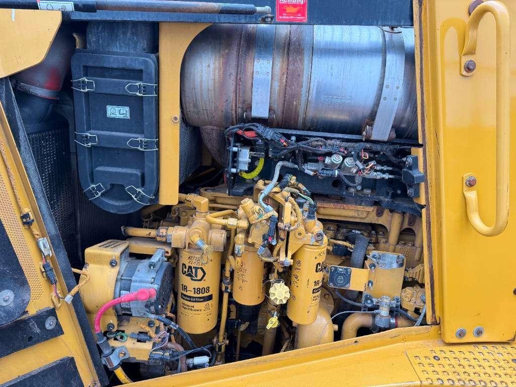 CAT D8T - GERMAN Machine / Ripper Photo 29